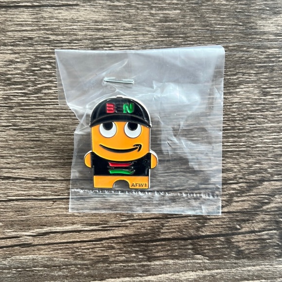 Limited Edition | Amazon Peccy Pin - Picture 1 of 2